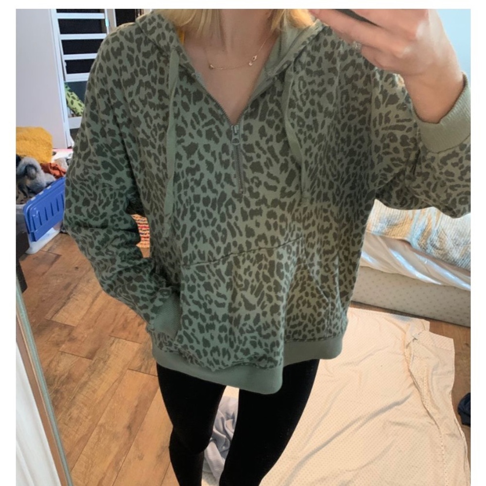 American Eagle green spotted Quarter Zip